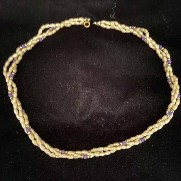 Jewelry - Picture 2 of 3